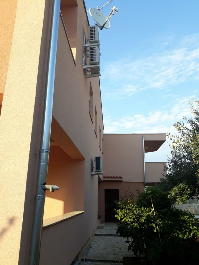 Mario Appartement Vir Buitenkant foto